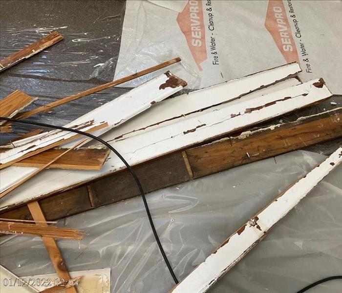 Removed damaged baseboards on SERVPRO floor coverings 